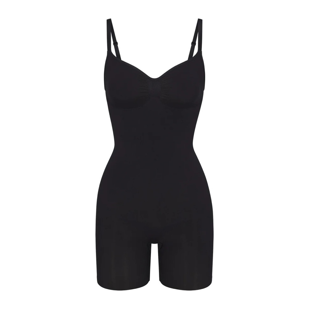 SEAMLESS SCULPT MID THIGH BODYSUIT